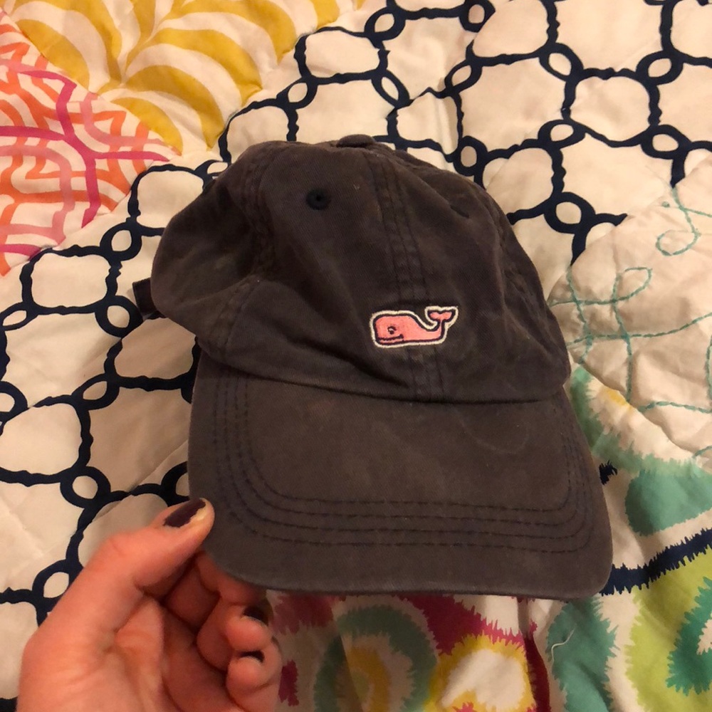 VV Hat